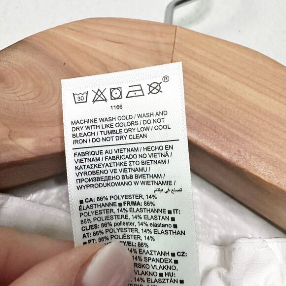 Athleta Boundless Tank bright white adjustable sleeveless women’s size large - Picture 11 of 14